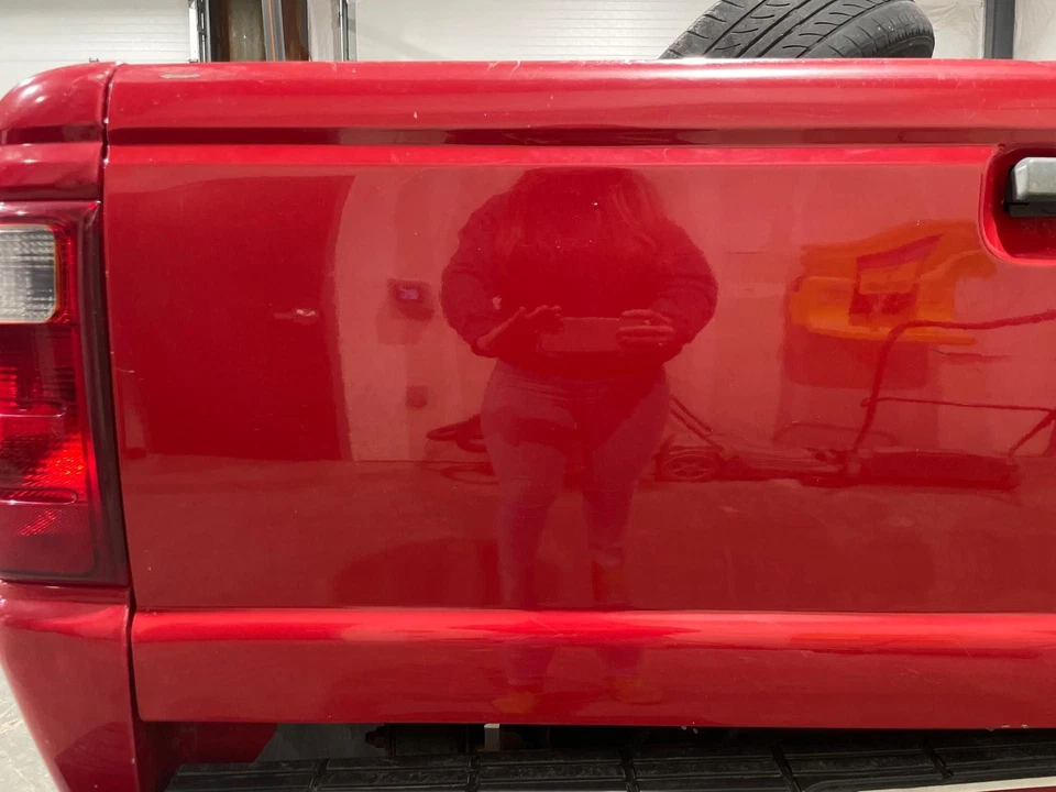 93-05 RANGER Tailgate Styleside Vermillion Solid-PNEGC Foto 2 de 4