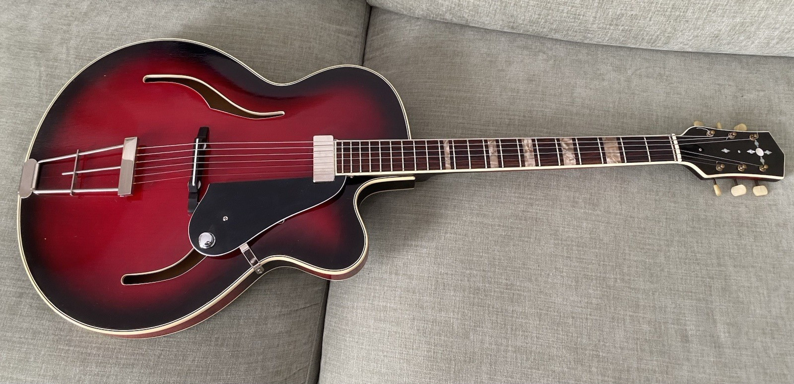 Gustav Glassl Archtop Thinline Guitar Jazzgitarre