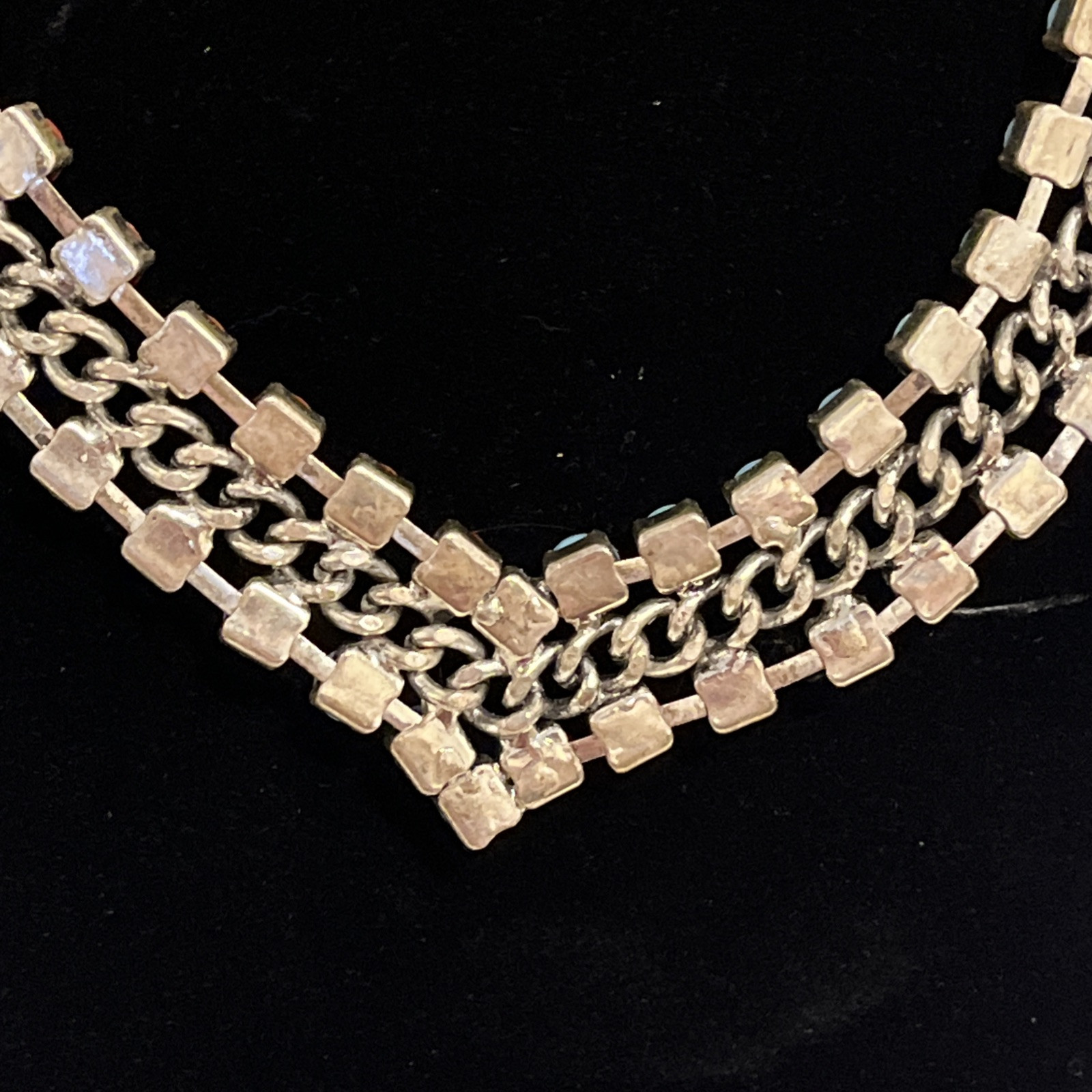 Unique Reverse Rhinestons & Chain Rows Statement … - image 9