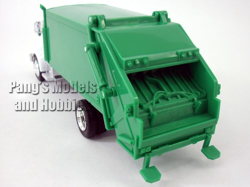 Peterbilt 335 Garbage Truck 1/43 Scale Diecast Metal Model - Picture 9 of 9