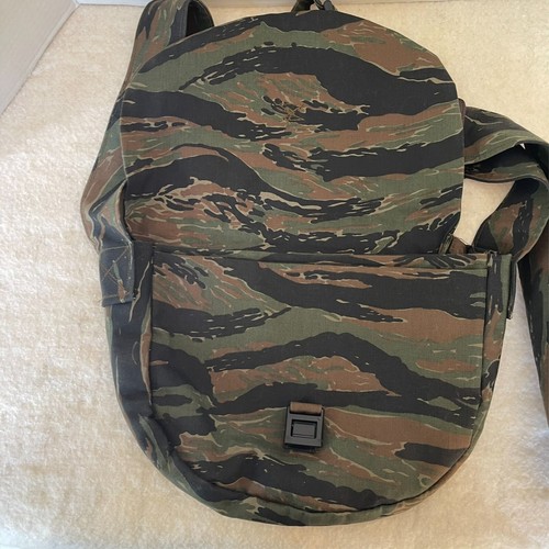 Casual Medium Canvas Camo Crossbody Bag Unisex Adjustable Foldable Packable - Picture 4 of 11