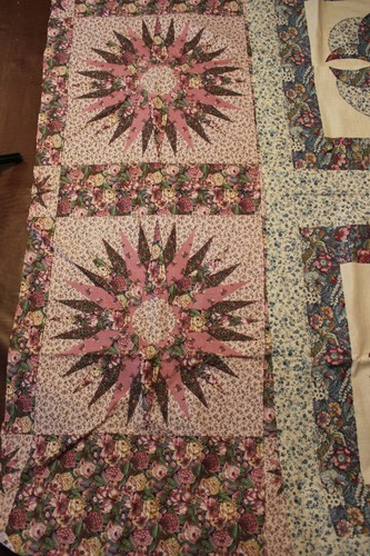 Vintage - CRAFT Fabric - Sewing - Printed Pillow Fabric Quit Pinks & Blues - Picture 3 of 5