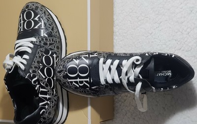 billie newsprint logo leather trainer