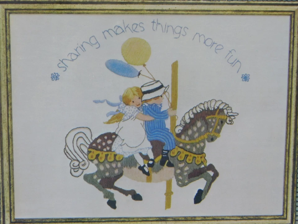 Kit de costura creativa vintage Holly Hobbie bordado crewel 1973 kit sellado Foto 2 de 4