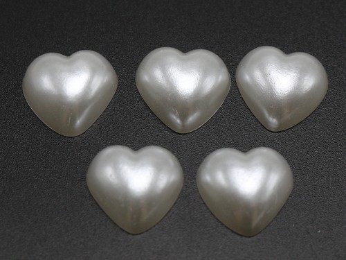 100 Pure White Heart Half Pearl Beads 12mm Flat Back Scrapbook - Picture 3 of 7