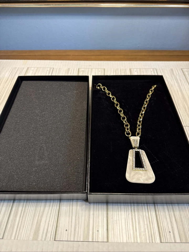 "Collar Heidi Daus To The Hamptons con gota de amor marfil madreperla aspecto 34""" Foto 3 de 4