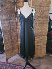 VTG Vanity Fair Black Slip Lace Accents SZ 36 TT Antron III Nylon Made in USA