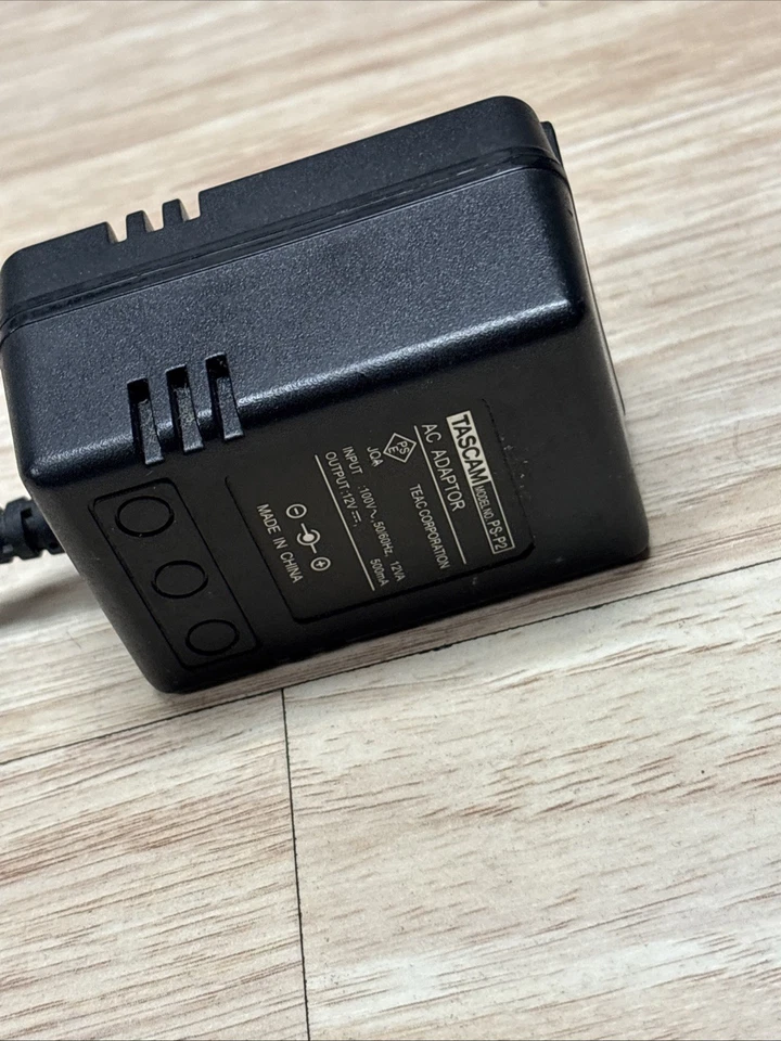 Tascam Porta 05 Ministudio Multitrack Cassette Recorder 4-track 4-channel - Image 2 of 4