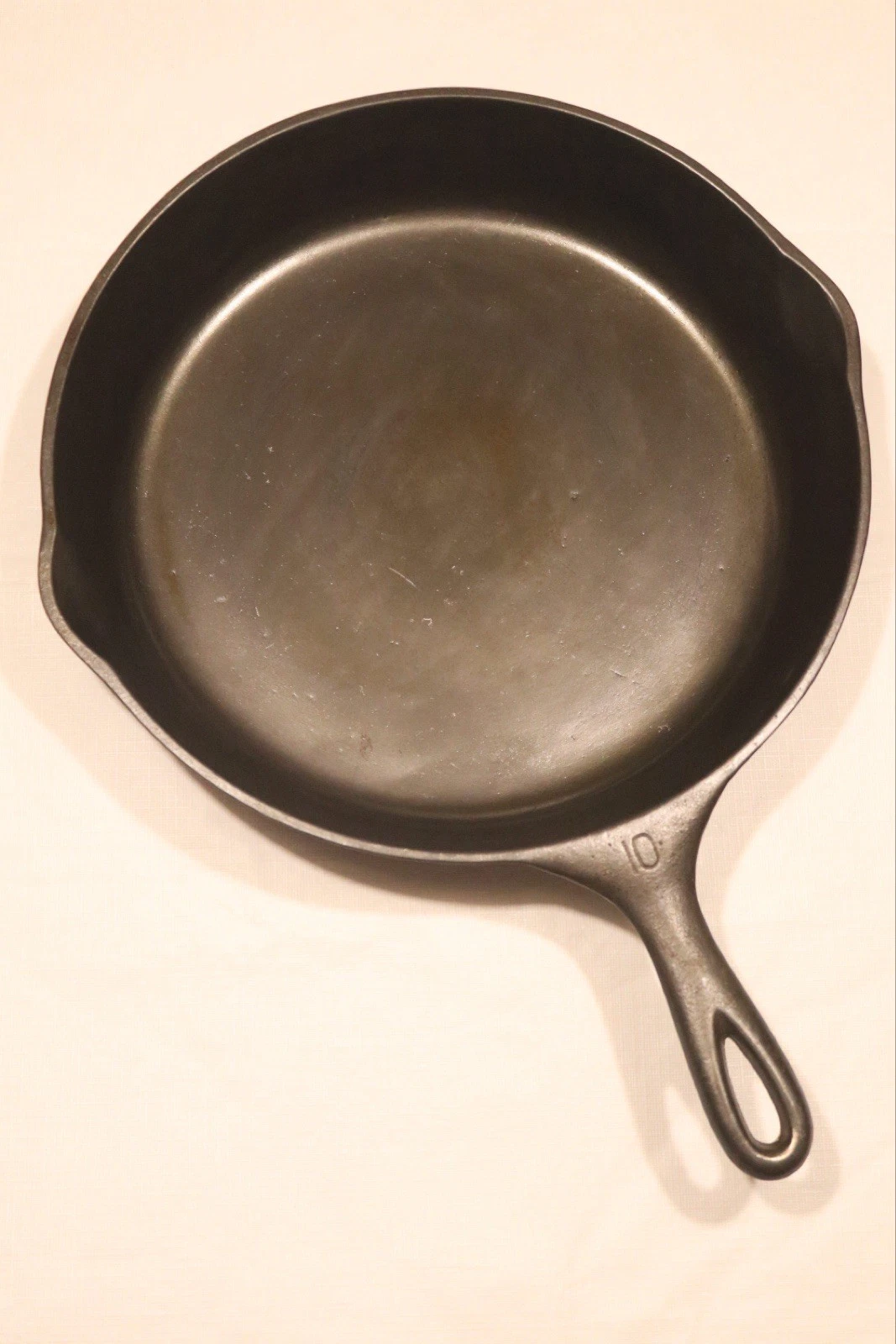 Large 1930’s Wagner Ware Sydney -O- #10 Cast Iron Skillet 1060H