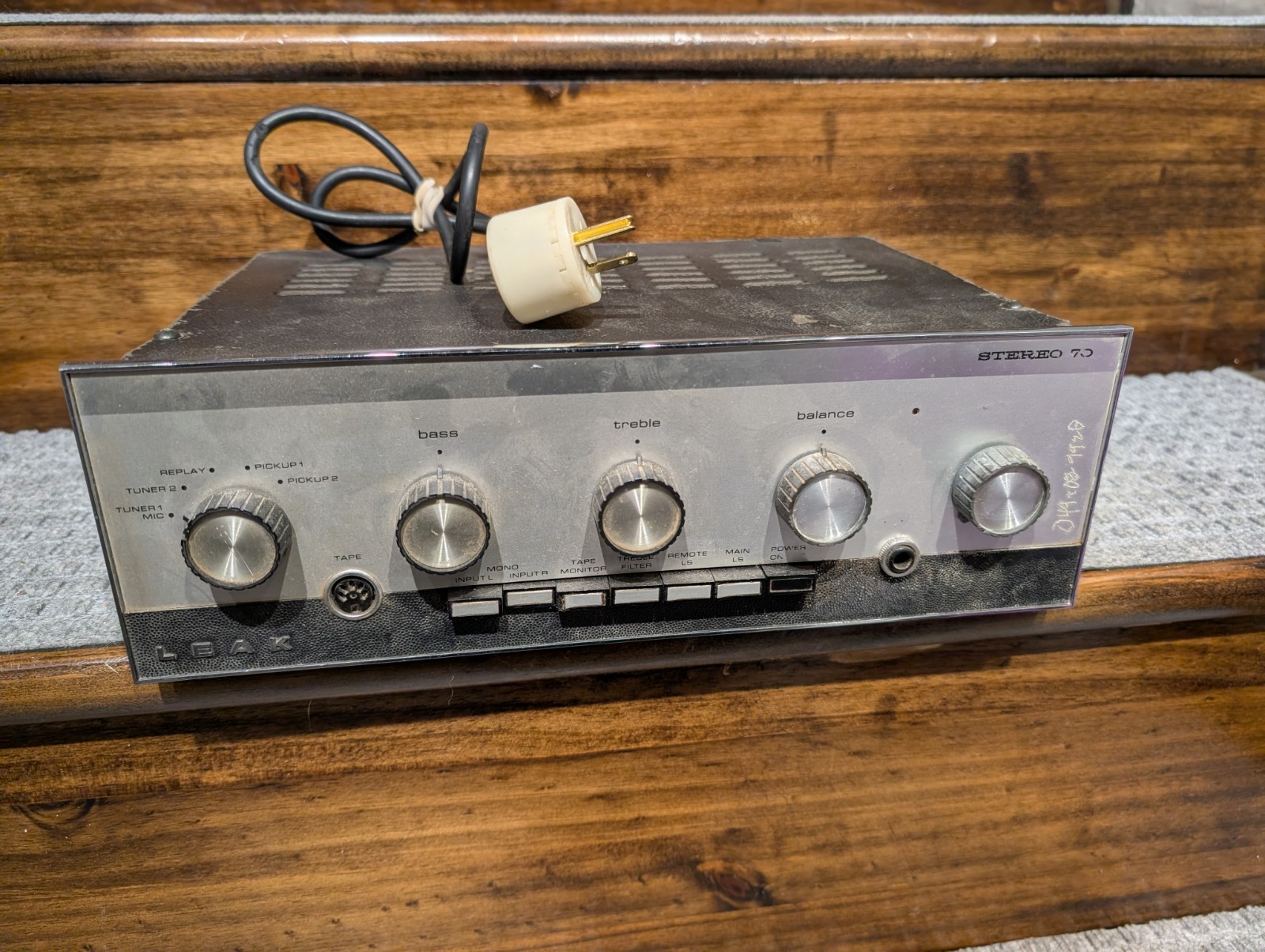 Leak STEREO-70 vintage audio equipment - eBay listing photo 2