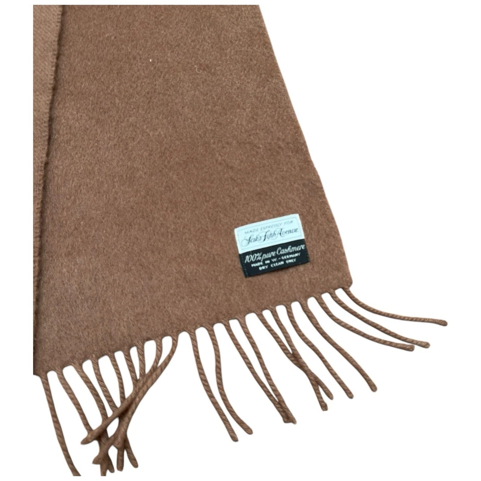 "Bufanda Saks Fifth Avenue 100 % cachemir moca marrón con flecos 52""x11""" Foto 4 de 4