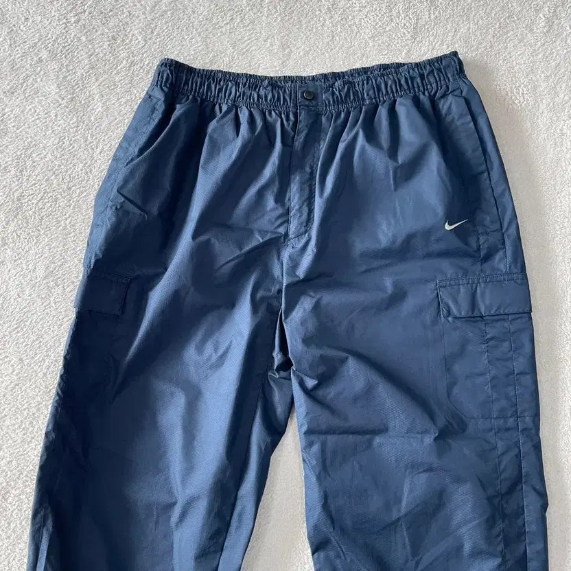 Nike XL Woven Navy Cargo Pants