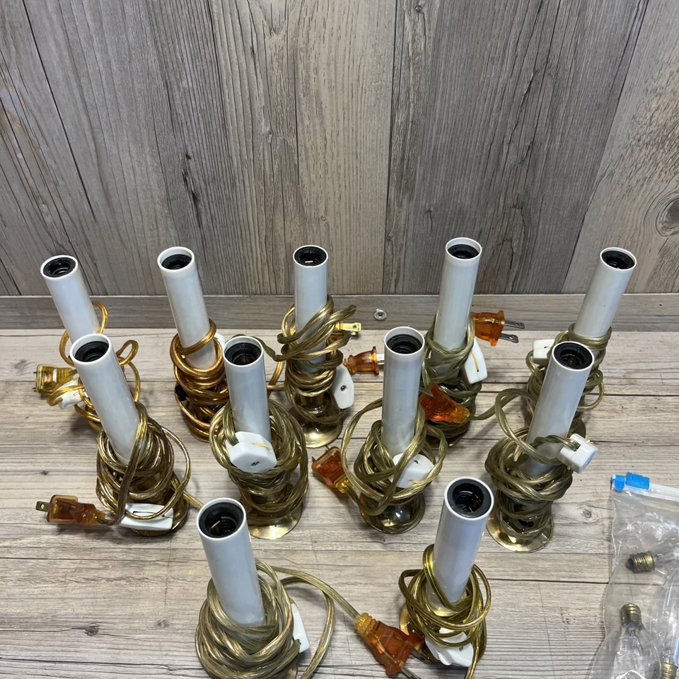 Lote De Colección De 11 Lámparas Velas Eléctricas Base Latón Macizo Enchufable Foto 2 de 4