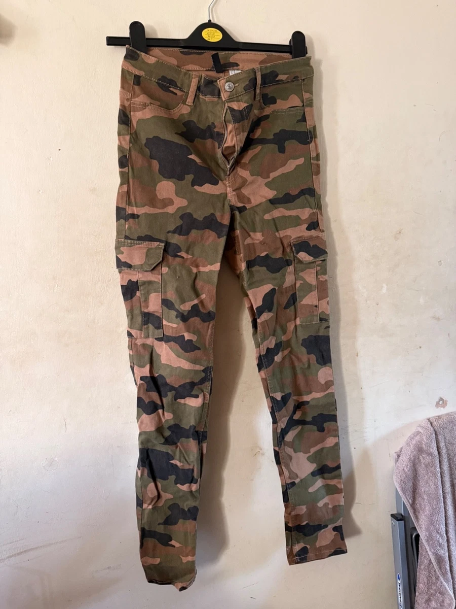 Pantalón cargo s12 H&M camuflaje ligeramente usado