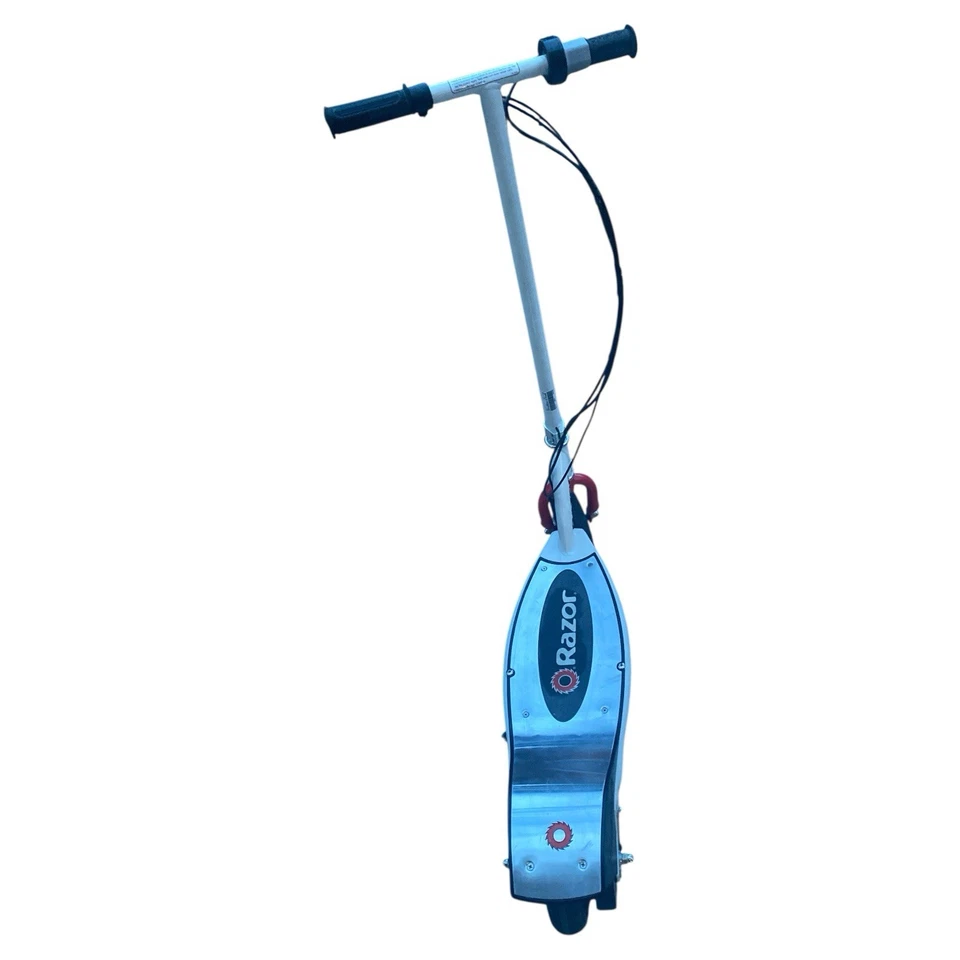 Scooter eléctrico Razor E200 blanco con moldura roja Foto 3 de 4