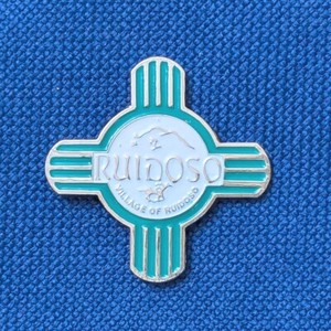 Ruidoso Ski Apache Pin Ruidoso Downs New Mexico Resort Silver Tone Souvenir