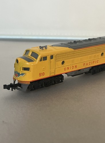 Vintage N Scale West German TRIX #510 Union Pacific F7 Diesel Locomotive - Runs! - Picture 5 of 14