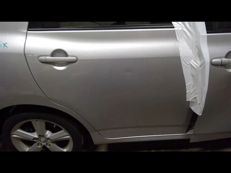 Puerta lateral trasera pasajero color plata código 1F7 se adapta a 09-14 MATRIX 787893 Foto 2 de 4