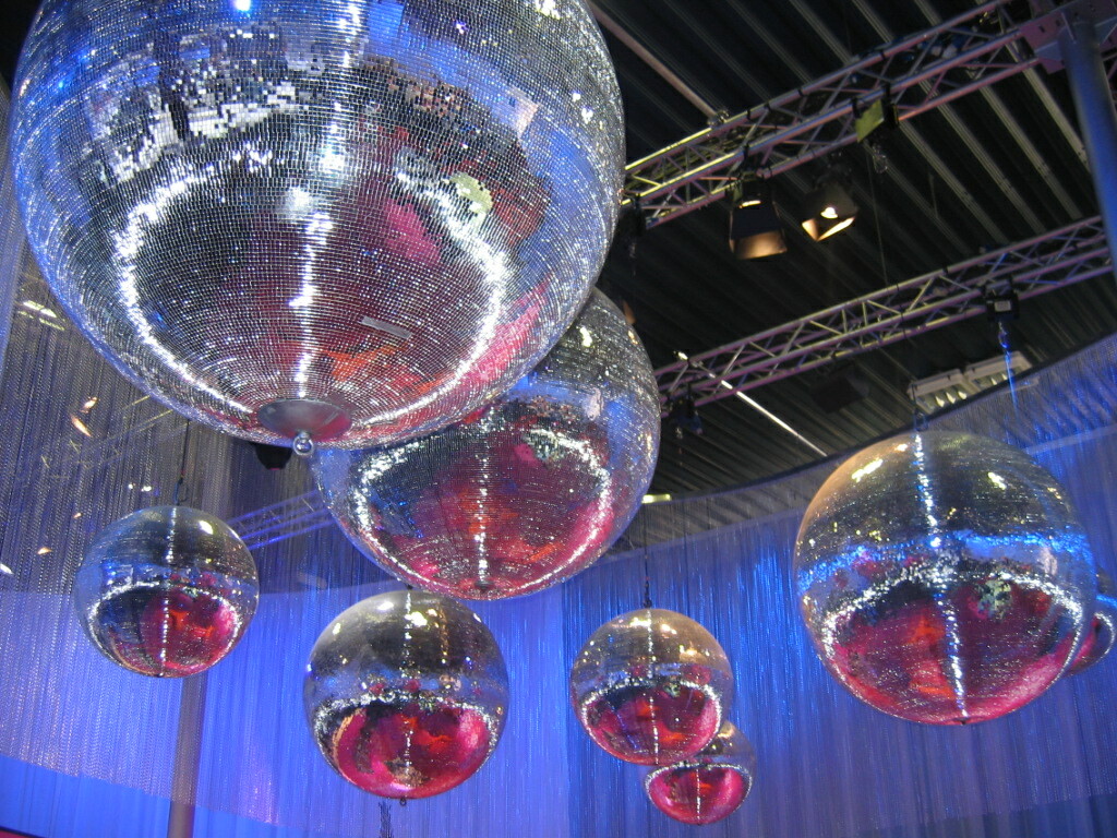 Palla Da Discoteca Argento 20 Cm - Sfera Specchiata Per Feste, Matrimoni E Decorazioni