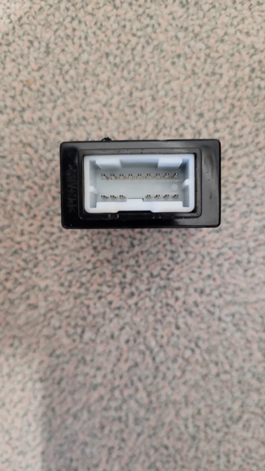 HYUNDAI I10 BA IA 1.0 96120-B9000 KIA support Connecteur USB AUX - Photo 2/3