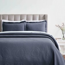 Peploi Medium Weight Jacquard Matelasse Floral Wreath 3 Piece Bedspread Set