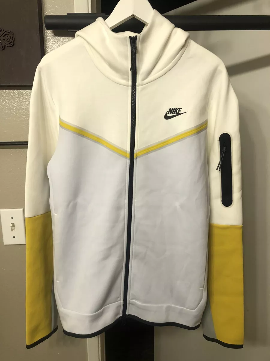 Nike Men's Jacket - Yellow - M