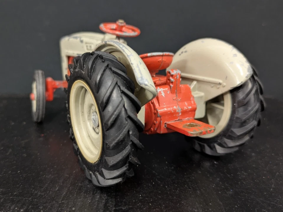 ☑️ Tractor Ford Golden Jubilee vintage ERTL 1953 NAA escala 50 aniversario 1/16 Foto 3 de 4
