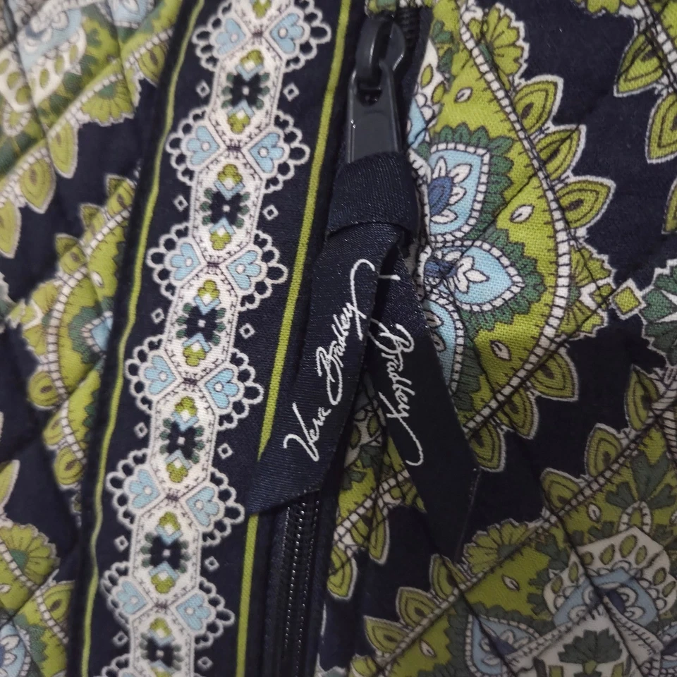 Vera Bradley Retired Cambridge Quilted Cinch Backpack Bag Green Floral Pattern - Image 2 of 4