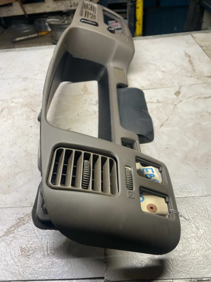 00-04 Montero Sport Dash velocímetro acabamento moldura traseira descongelamento e interruptor de perigo - Imagem 3 de 4