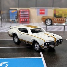 Johnny Lightning 1969 Olds 442 Hurst Muscle Series 164 Cream 69 Real Riders