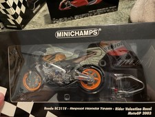 Minichamps 1/12 Scale Model MotoGP Valentino Rossi 2003