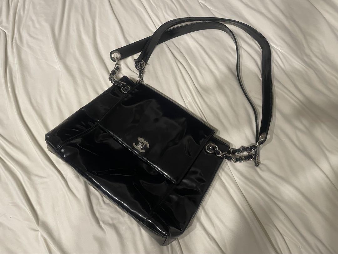 Chanel Black Enamel Chain Shoulder Bag Pre-Owned Excellent Condition Japan
