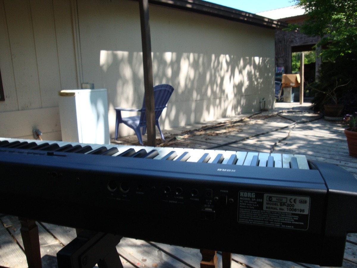 KORG コルグ　SP-200 88鍵ピアノ Amazon | コルグ KORG XE20SP DIGITAL ENSEMBLE PIANO 88鍵盤