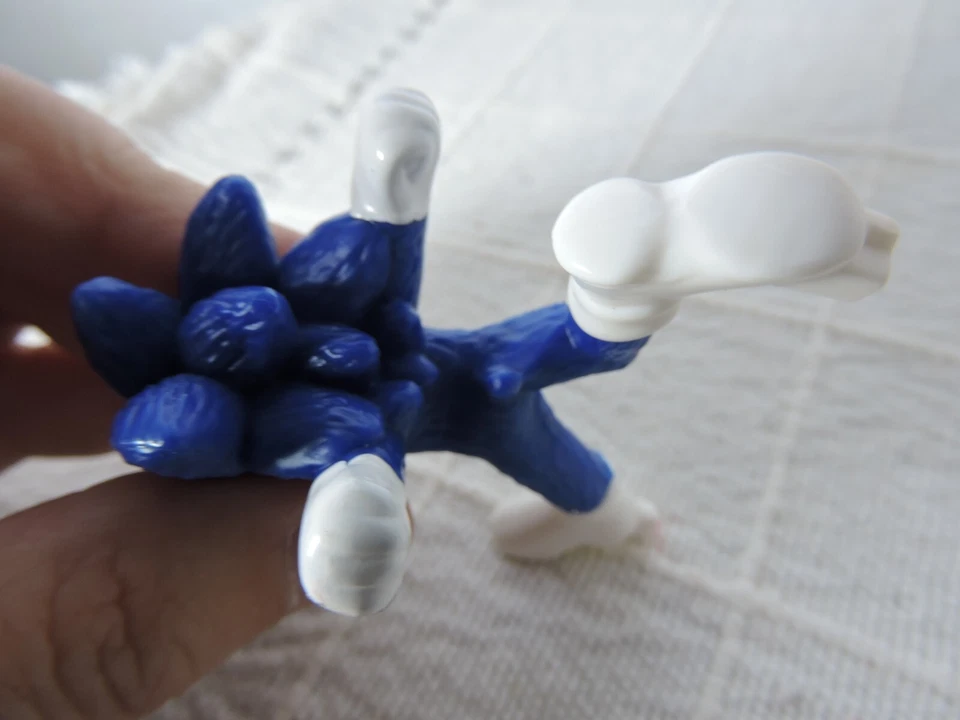 Figura Sonic en azul y beige tiene poco tas en los pies hacer un buen adorno de pastel Foto 4 de 4