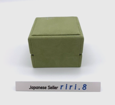 Van cleef & Arpels genuine Earrings case Green suede VCA Jewelry