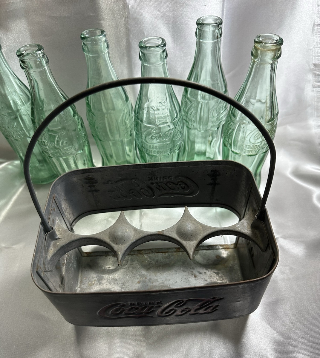 Vintage COCA COLA Metal 6-Pack Carrier Caddy Complete with 6 Old