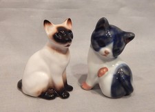 2 Small Cat Figurines Otagiri and Unmarked