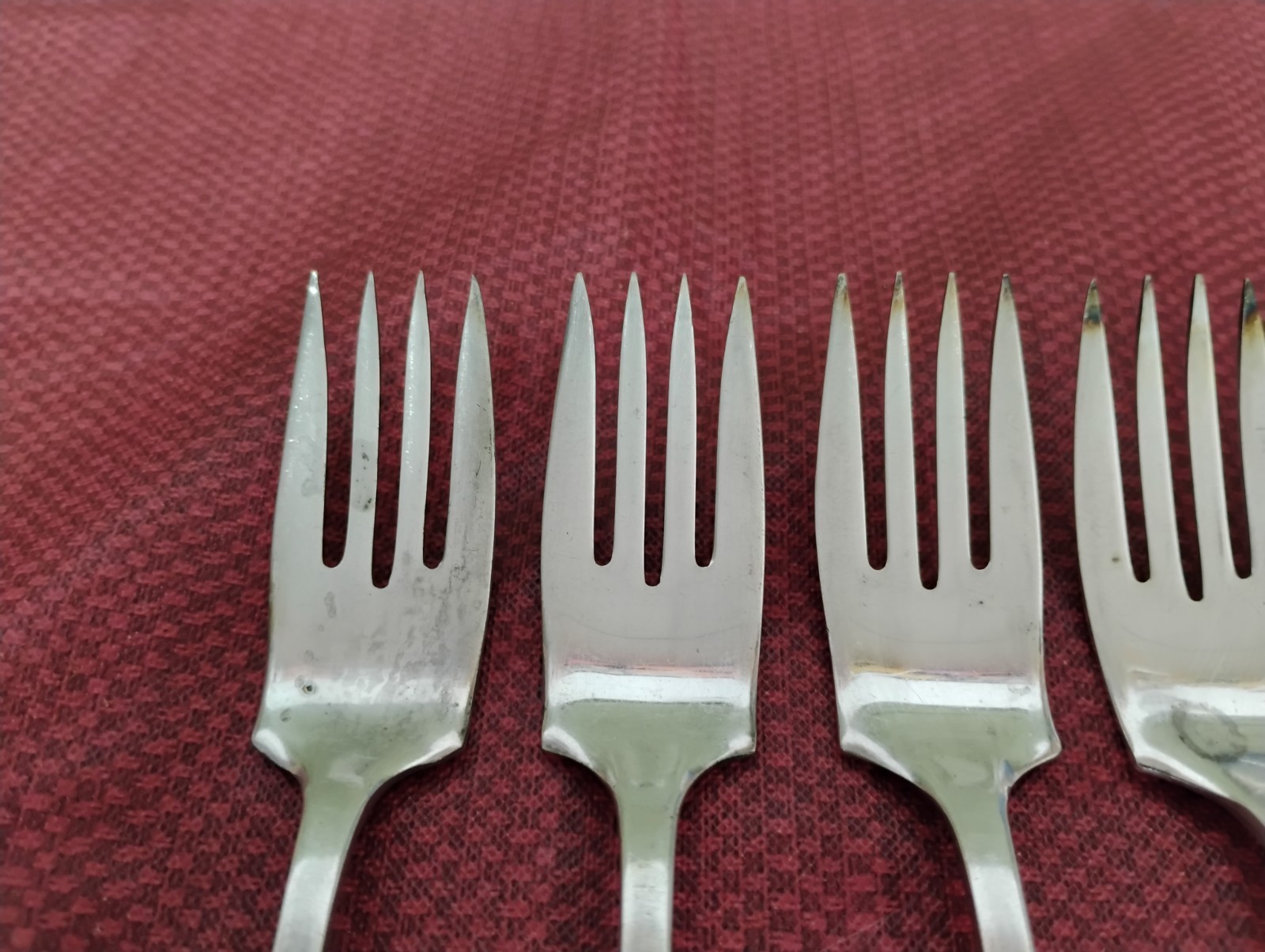 JAMESTOWN Salad Forks Holmes & Edwards 6pc Silverplate Vintage 1916-1926