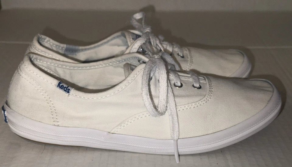 Tenis Y2K Keds Para Mujer Clásicos Blancos 6 1/2 Lona Retro 90 Preppy Foto 2 de 4