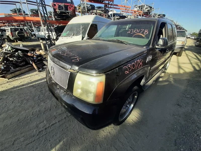 Radiador 99-03 GMC Sierra 2500 2840116 Foto 4 de 4