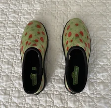 Rubber Garden Shoes Women's GroundWork Clogs Size 7M Green Strawberries