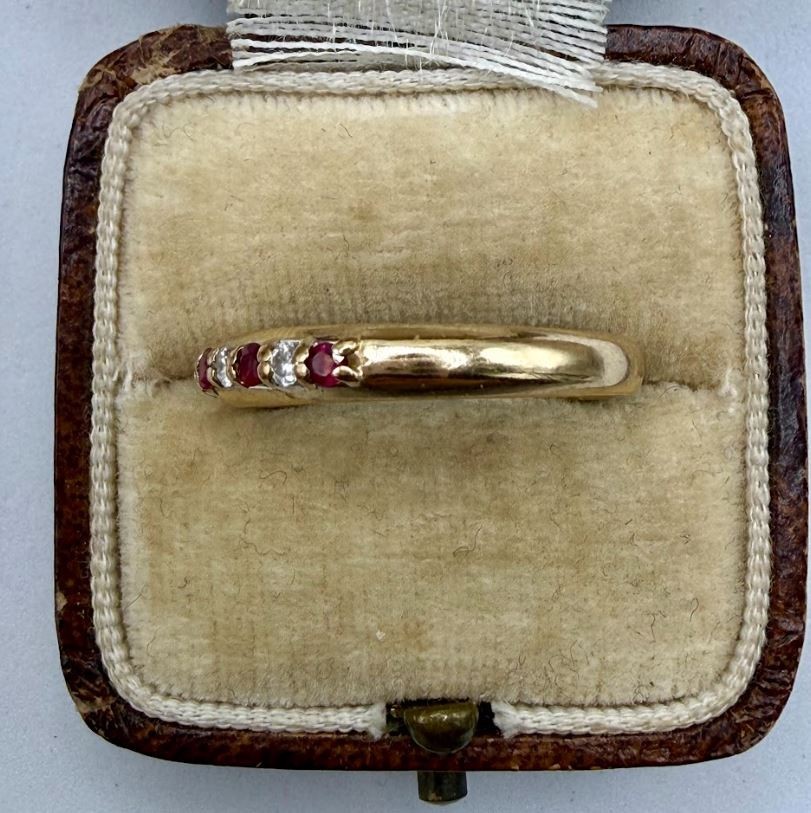Vintage 9k Solid Yellow Gold Ruby Diamond Band Ri… - image 3