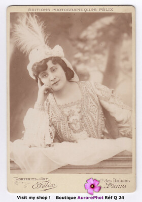 CDV Ancien - Petite Fille En Pied Costumée - Photo Accoudée Fauteuil - Réf 58