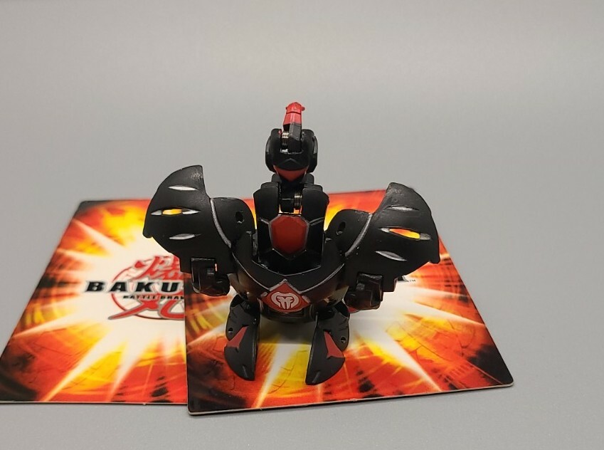 Bakugan Aranaut Darkus Red Gundalian Invaders DNA 810G Plus Cards (RARE)