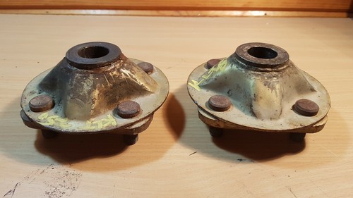 1983 Kawasaki KLT250 OEM Rear Wheel Hubs 49030-4011 - Picture 2 of 5