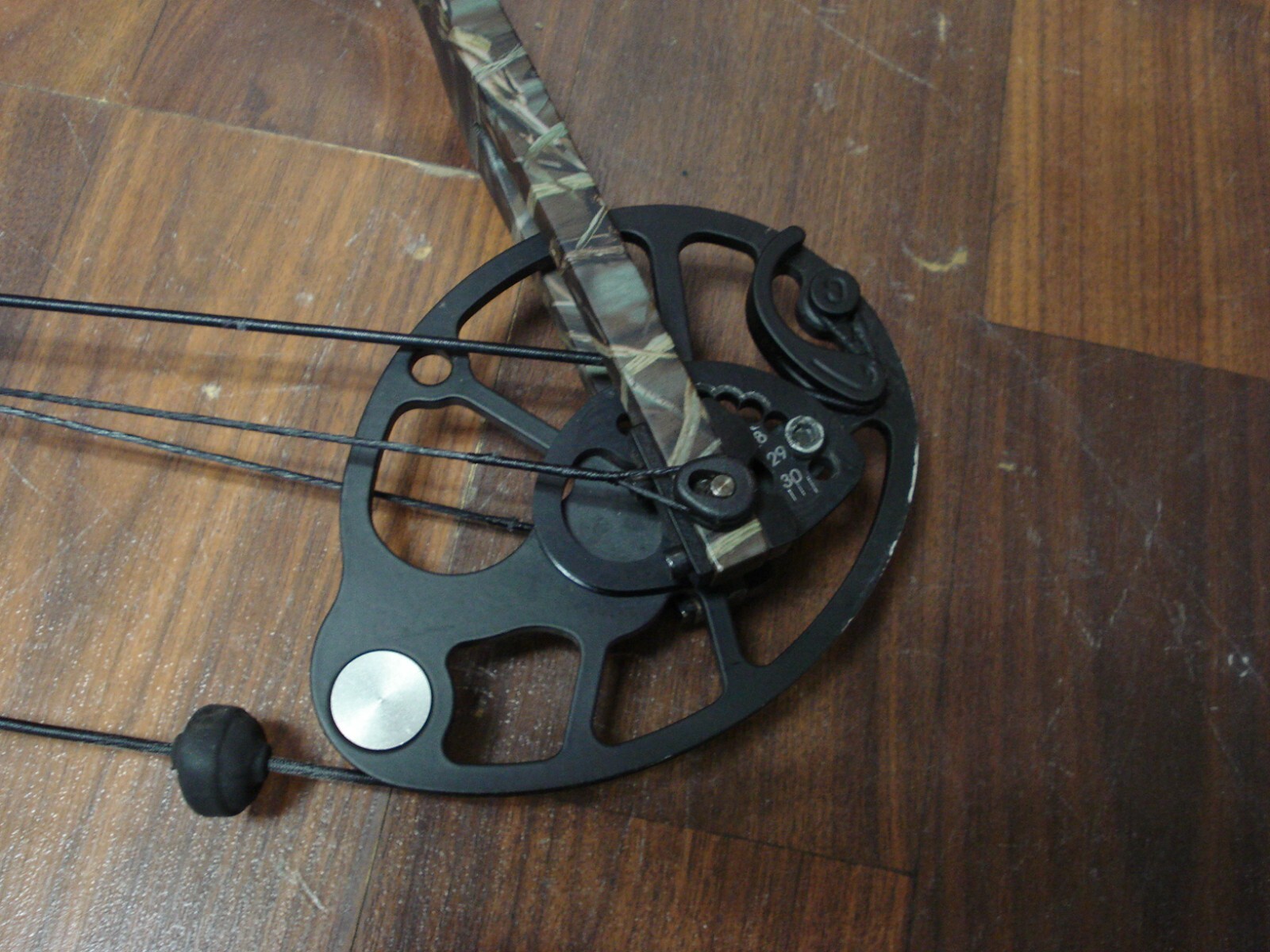 MISSION BY MATHEWS UX2 RIGHTHANDED COMPOUND BOW WITH CASE eBay