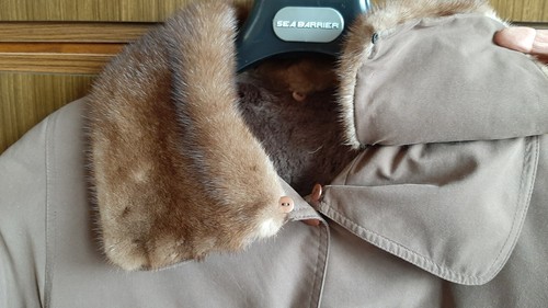 Impermeabile donna con colletto in visone, imbottitura removibile taglia L - Foto 4 di 5