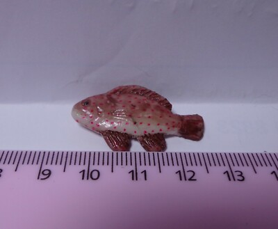 Einzelner Fimo-Fisch B im Maßstab 1:12 für Puppenhausküche, Ladenhaustier