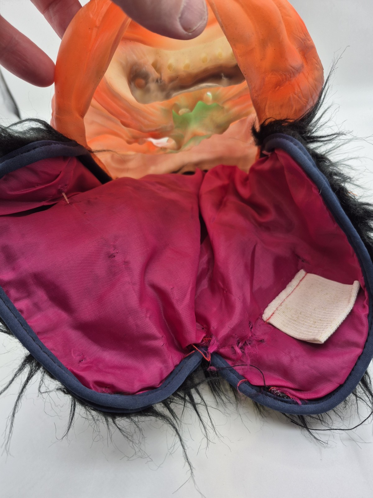 VINTAGE HALLOWEEN MASK FUN WORLD DIV. MADE IN TAIWAN B8