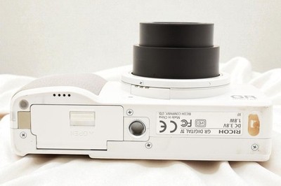 N Mint] RICOH GR DIGITAL IV Compact Digital Camera White w/Battery